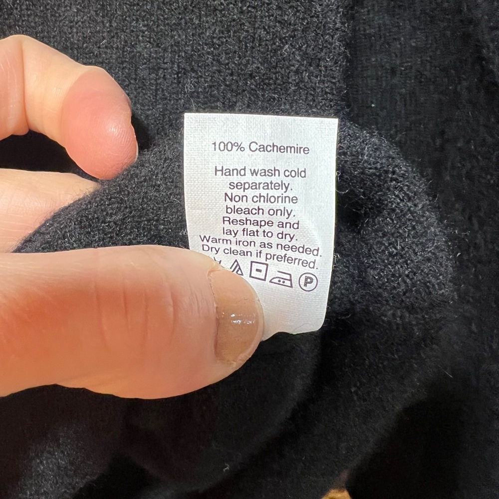 J. Crew Factory 💯% Cashmere Crewneck Black Sweater Size M - Picture 5 of 5